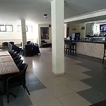 Grove Hotel 2*