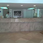 Grove Hotel 2*