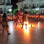 Grove Hotel