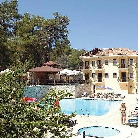 Grove Szálloda