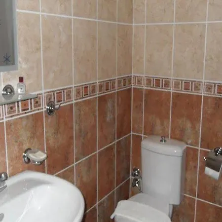 Grove Hotel 2*