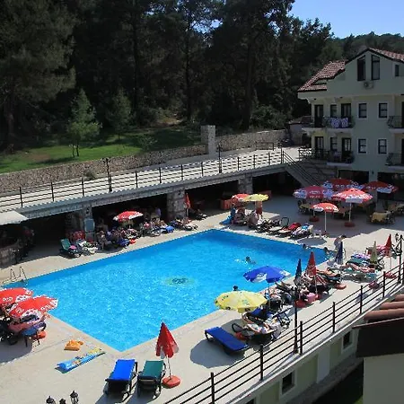 Grove Szálloda 2*